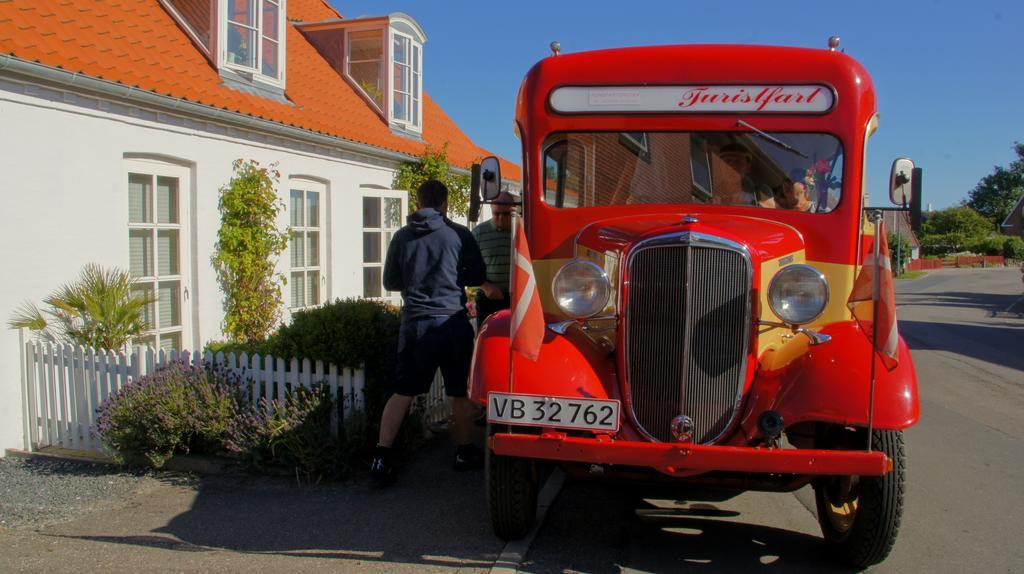 Ballen Badehotel Tranebjerg Exterior photo